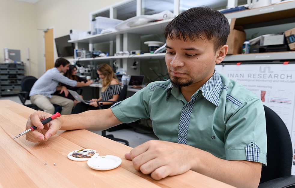 Student working in Inan Research Lab